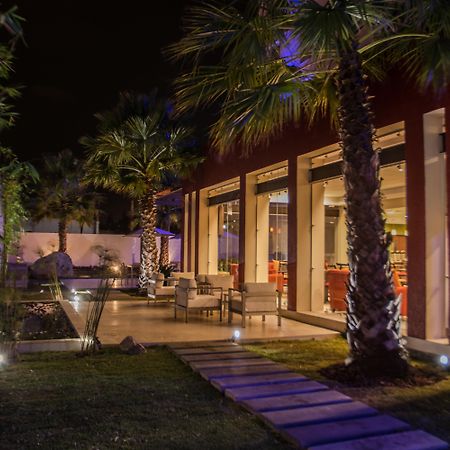 Holiday Inn Express Guadalajara Aeropuerto By Ihg Las Pintas Exterior photo