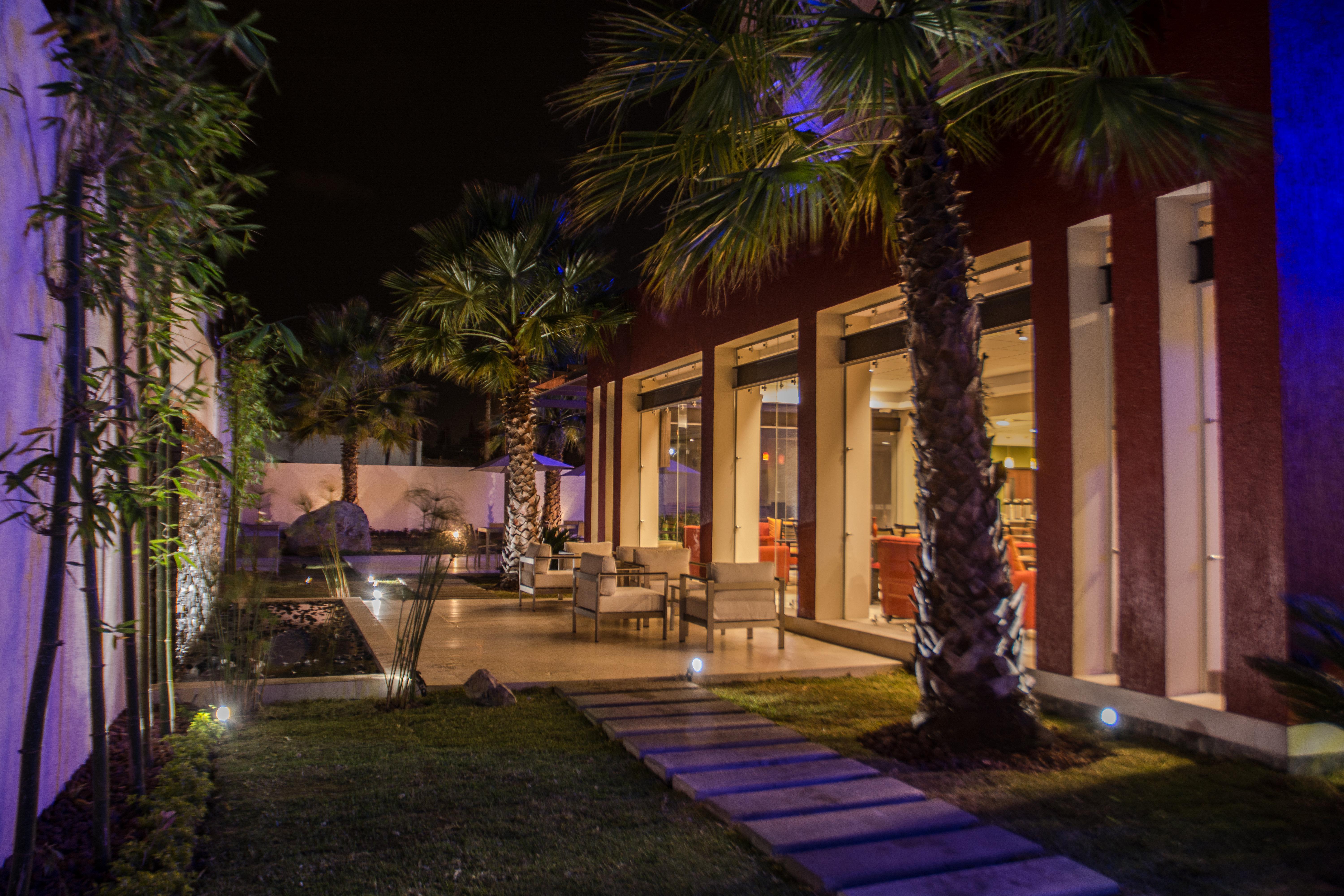 Holiday Inn Express Guadalajara Aeropuerto By Ihg Las Pintas Exterior photo