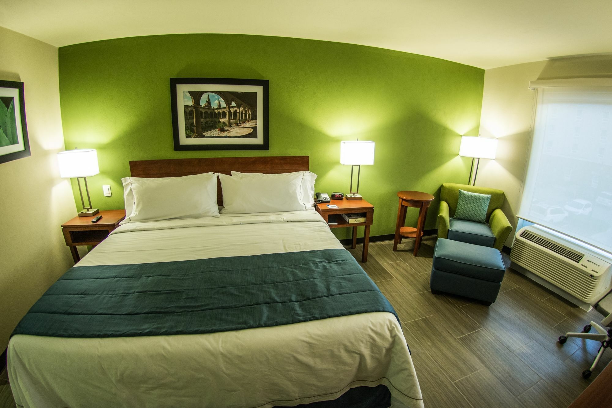 Holiday Inn Express Guadalajara Aeropuerto By Ihg Las Pintas Exterior photo